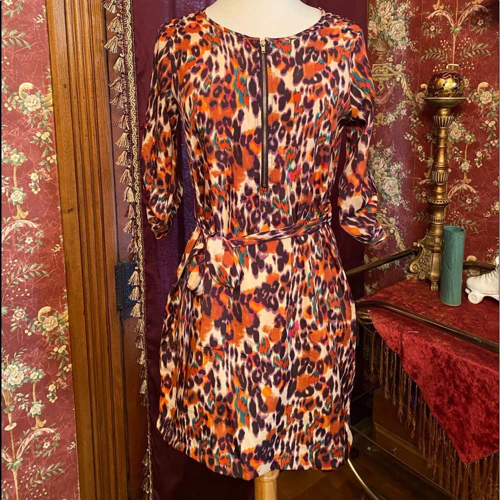 bar III Versatile multicolored dress with belt